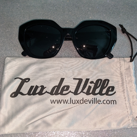Lux De Ville Noel Sunglasses - Picture 2 of 3